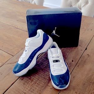Air Jordan 11 Retro Low LE